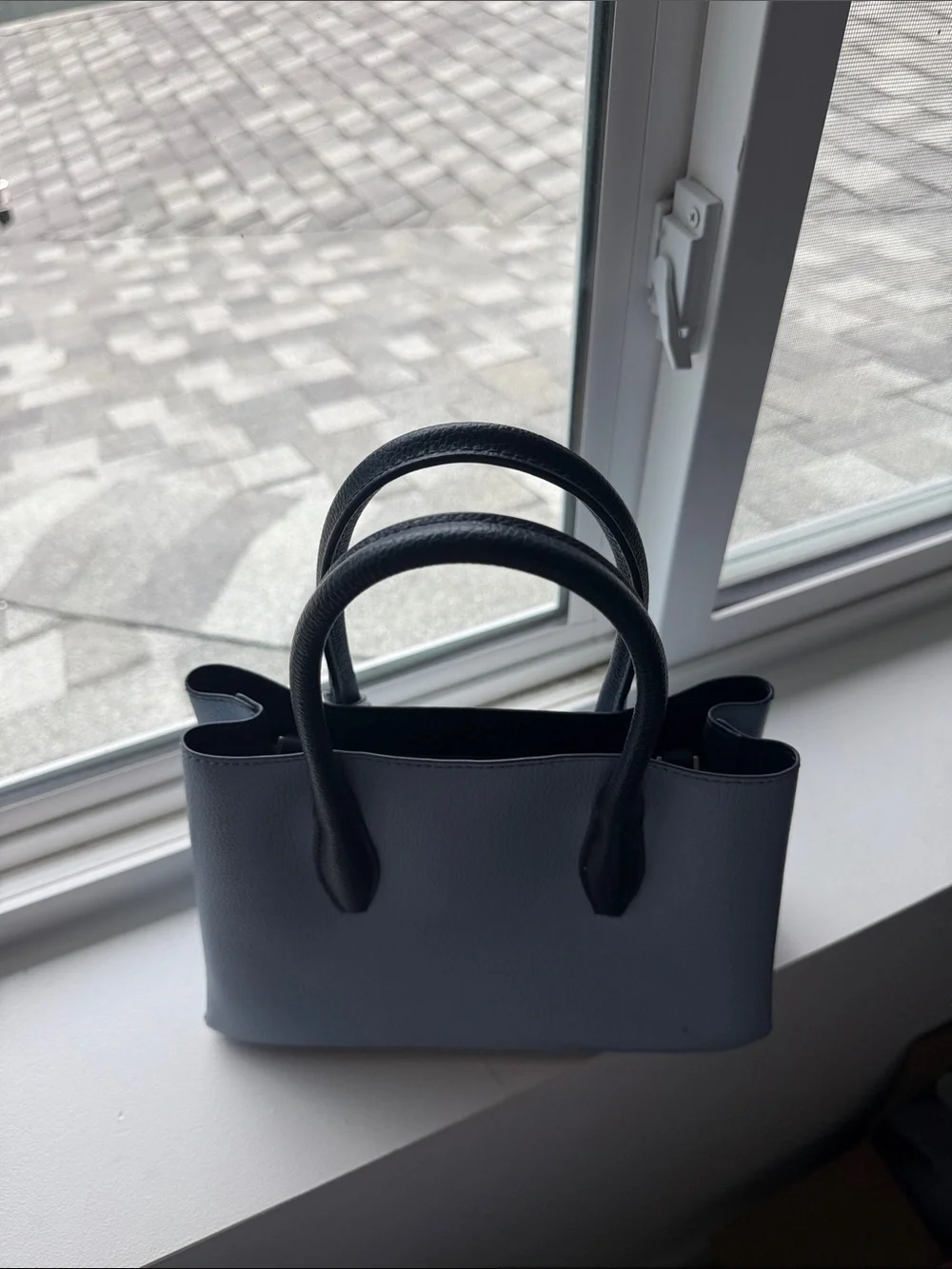 kate spade navy blue tote with gray tag